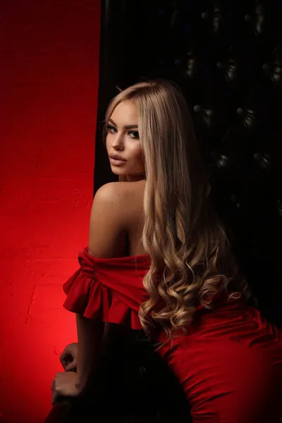 Live sex webcam photo for JessieBreen #290124456
