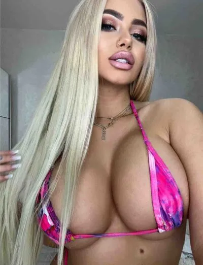 Live sex webcam photo for JessieBreen #290124465