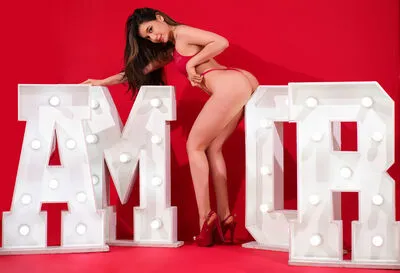 Live sex webcam photo for JessieLiu #290137756