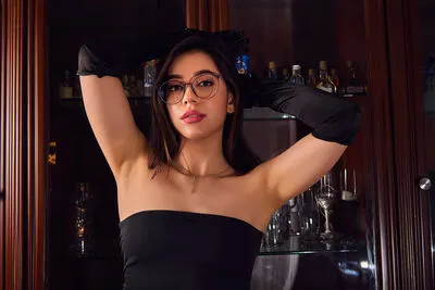 Live sex webcam photo for JessieLiu #290137770