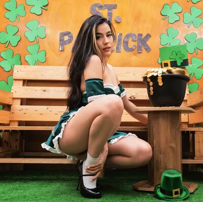 Live sex webcam photo for JessieLiu #290137891