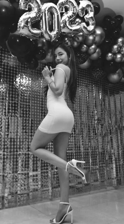 Live sex webcam photo for JessieLiu #290137903