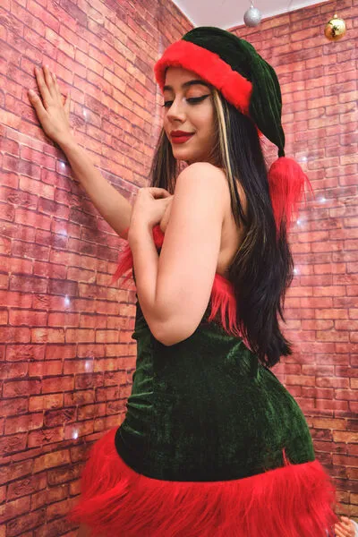 Live sex webcam photo for JessieLiu #290137908