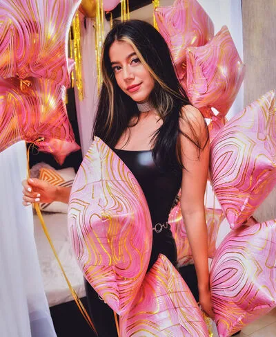 Live sex webcam photo for JessieLiu #290137911