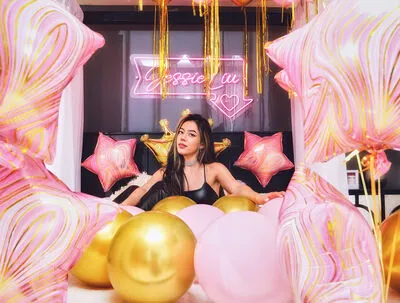 Live sex webcam photo for JessieLiu #290137915