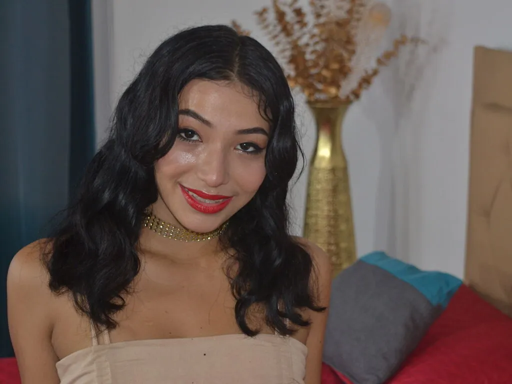 Live sex webcam photo for JessikaTomy #276911342