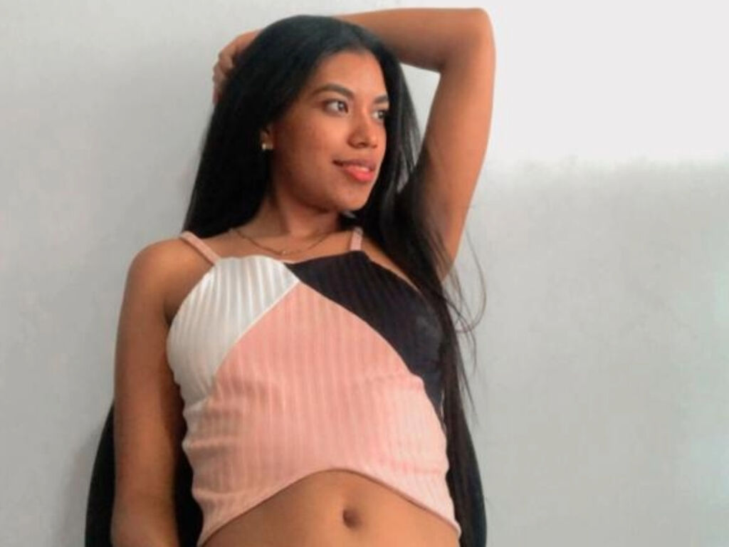 Live sex webcam photo for JessyCastro #276754951