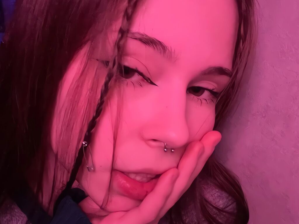 Live sex webcam photo for JettaElletson #277779250