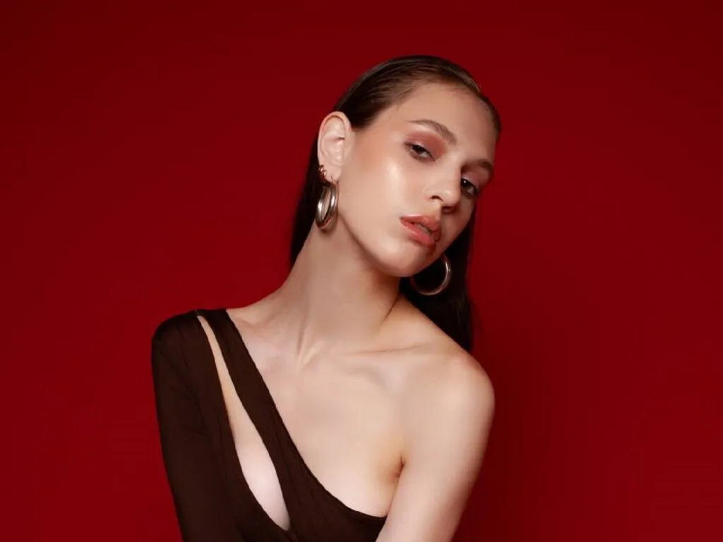 Live sex webcam photo for JoaneSullivan #276293041