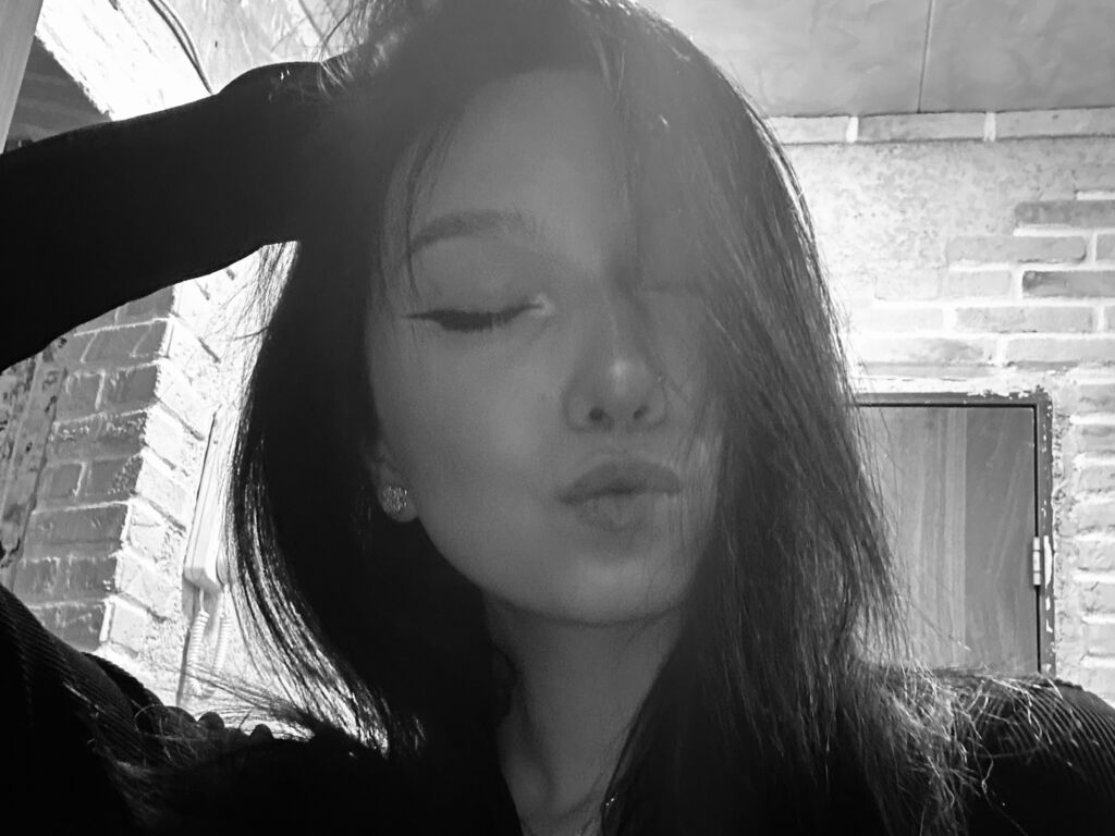 Live sex webcam photo for JodyBottrell #277913268