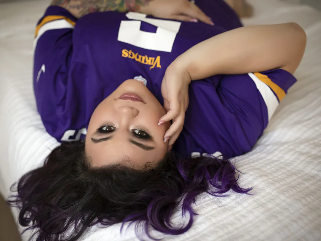 Live sex webcam photo for JojoSukdi #277182276