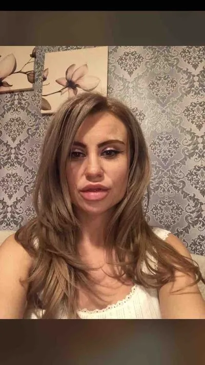 Live sex webcam photo for JosephineJae #290169021