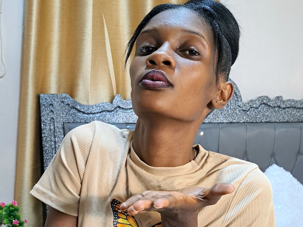 Live sex webcam photo for JudyWashington #276151805