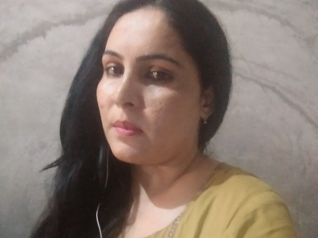 Live sex webcam photo for JuliAdam #277986649