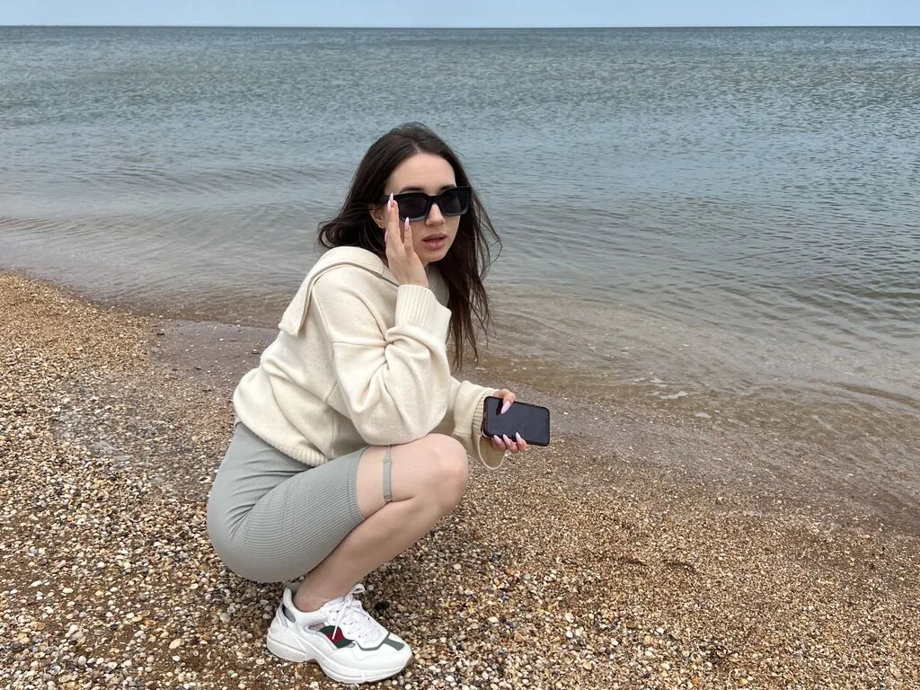 Live sex webcam photo for JuliaEtherie #277167967