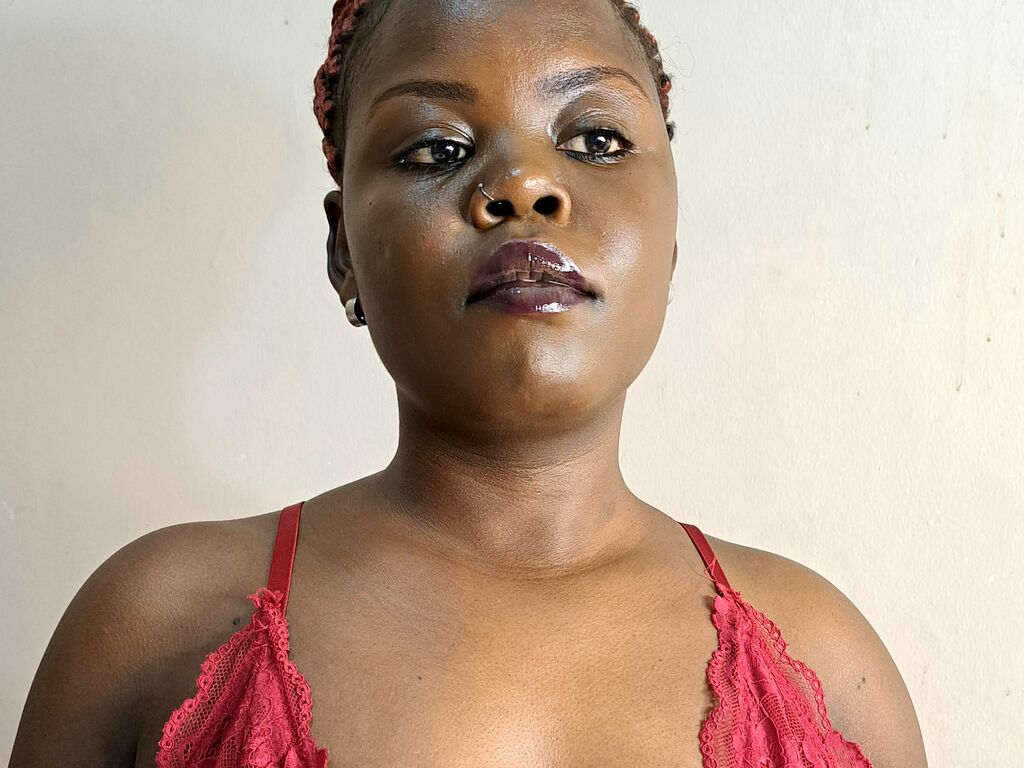 Live sex webcam photo for JulieCulpo #275891965