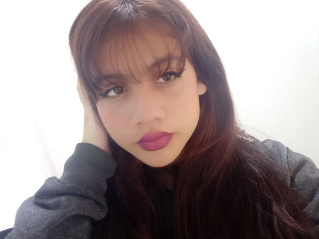 Live sex webcam photo for JulietBrown #275875461