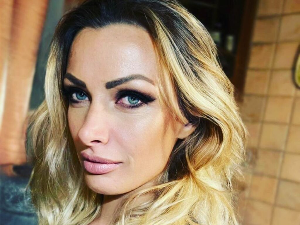 Live sex webcam photo for JulietKoroleva #277527479