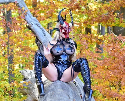 Live sex webcam photo for JulietteMcQueen #290159372