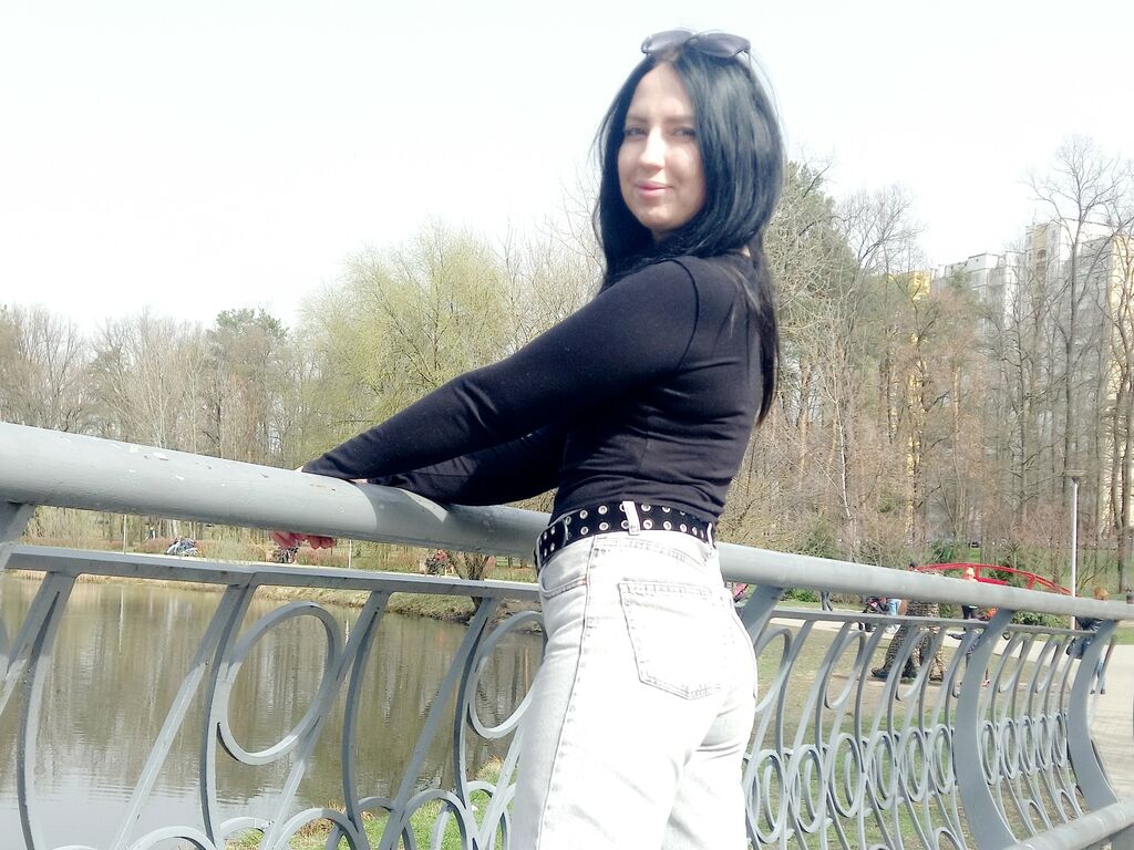 Live sex webcam photo for JuliyaRay #277751764