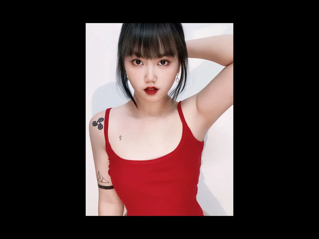 Live sex webcam photo for JunMiller #275845398