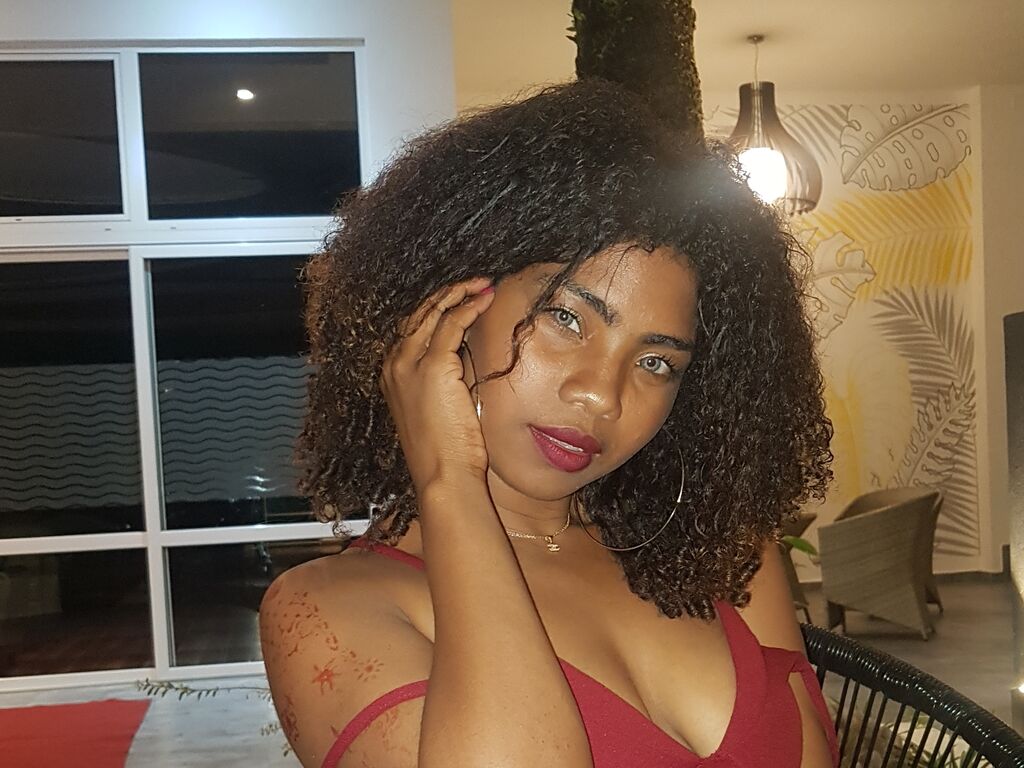 Live sex webcam photo for KalmenaElimina #276407939