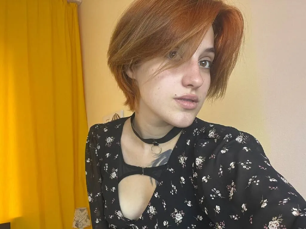 Live sex webcam photo for KamikoWow #275762351