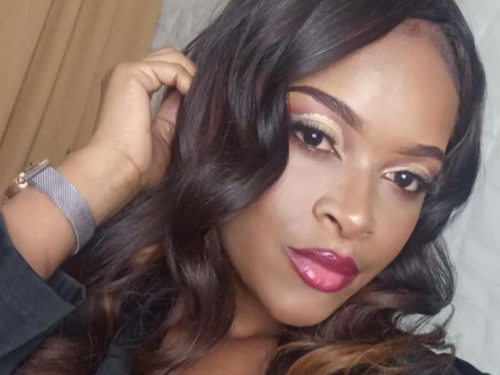 Live sex webcam photo for KarinaCoxy #275872940