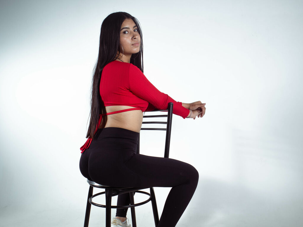 Live sex webcam photo for KarinaFissher #277642135