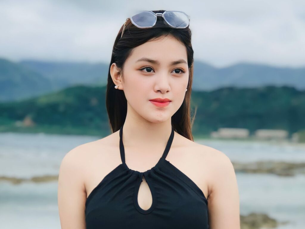 Live sex webcam photo for KarlaRitch #277499926