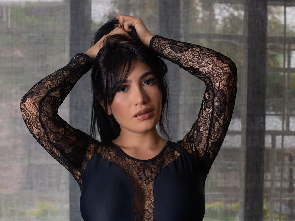 Live sex webcam photo for KarolJenner #276589302