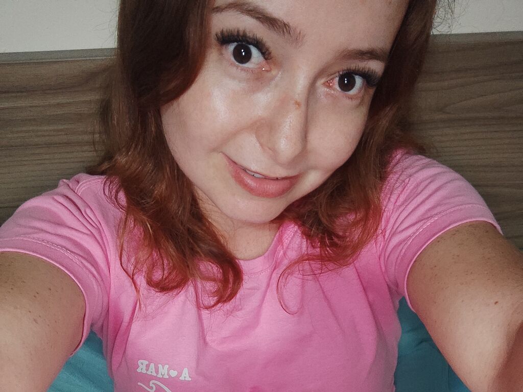 Live sex webcam photo for KarolRuiva #277066585