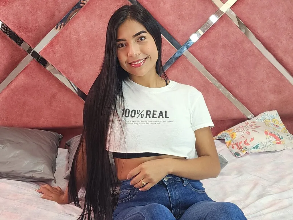 Live sex webcam photo for KarolayTowers #278044012