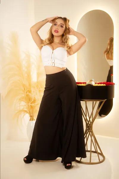 Live sex webcam photo for KathiaMendoza #290137247