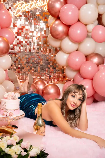 Live sex webcam photo for KathiaMendoza #290137333