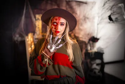 Live sex webcam photo for KathiaMendoza #290137356