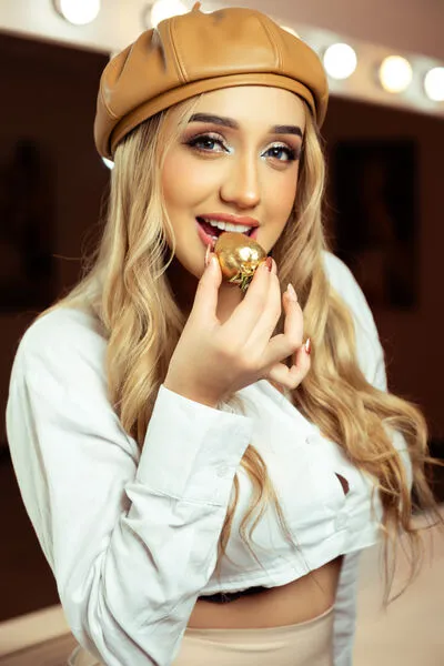 Live sex webcam photo for KathiaMendoza #290137403