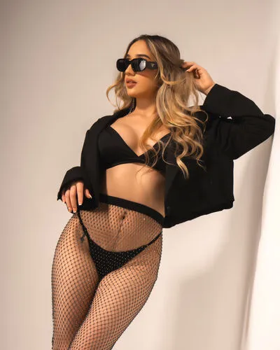 Live sex webcam photo for KathiaMendoza #290137405