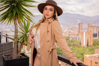 Live sex webcam photo for KathiaMendoza #290137457