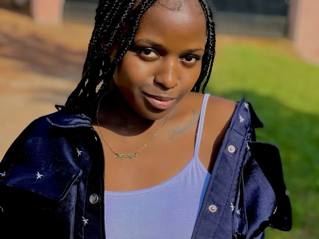 Live sex webcam photo for KatieIreland #275832361