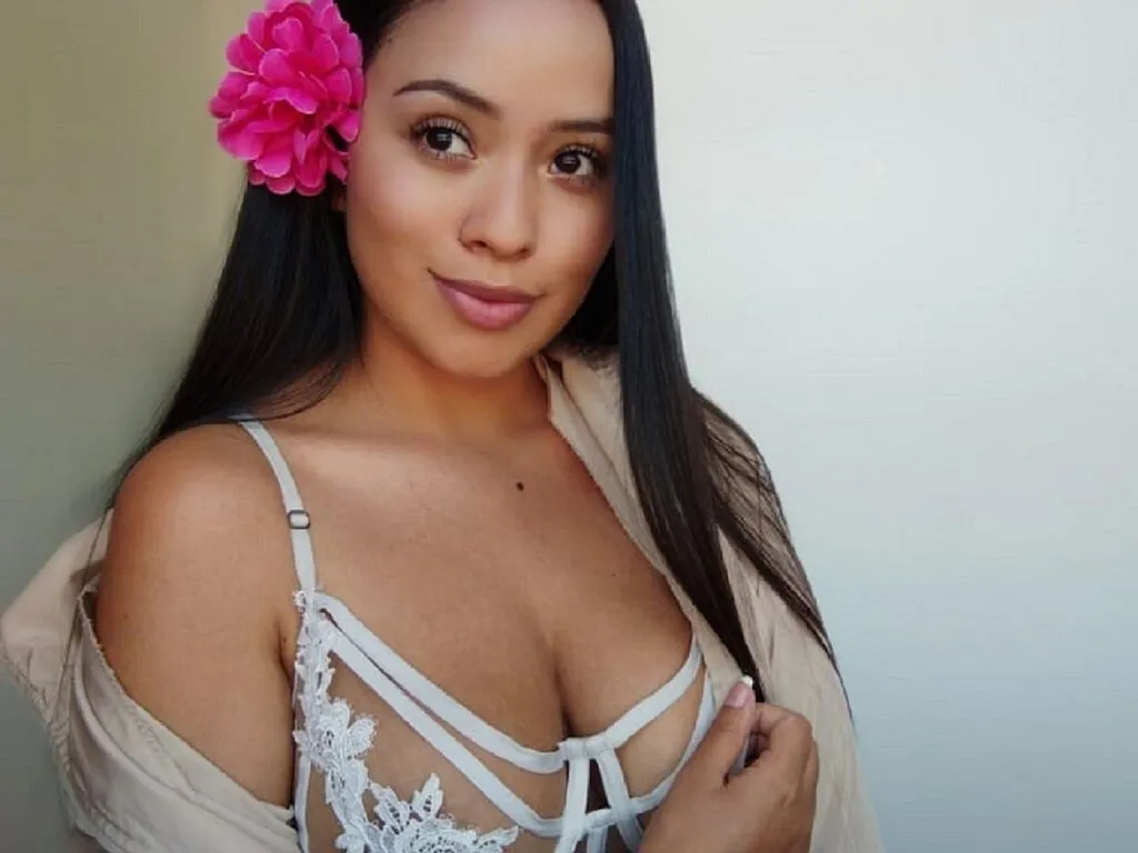 Live sex webcam photo for KatieWomack #276163935