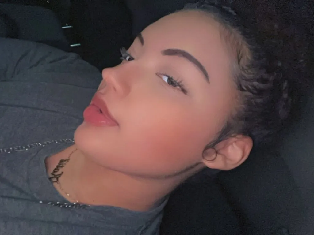 Live sex webcam photo for KatyAndrea #278213145