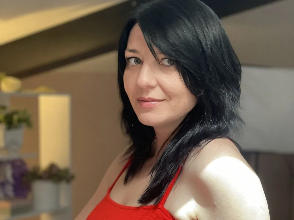 Live sex webcam photo for KellyStevenson #278017079