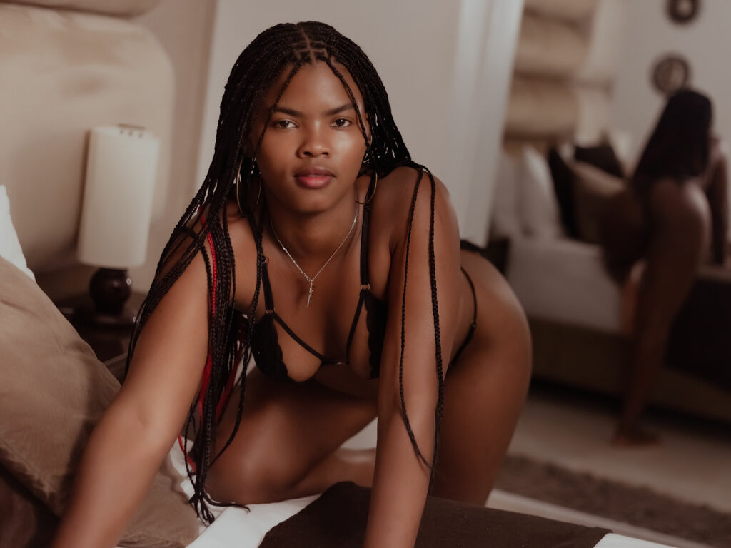 Live sex webcam photo for KeylaLeather #277298925