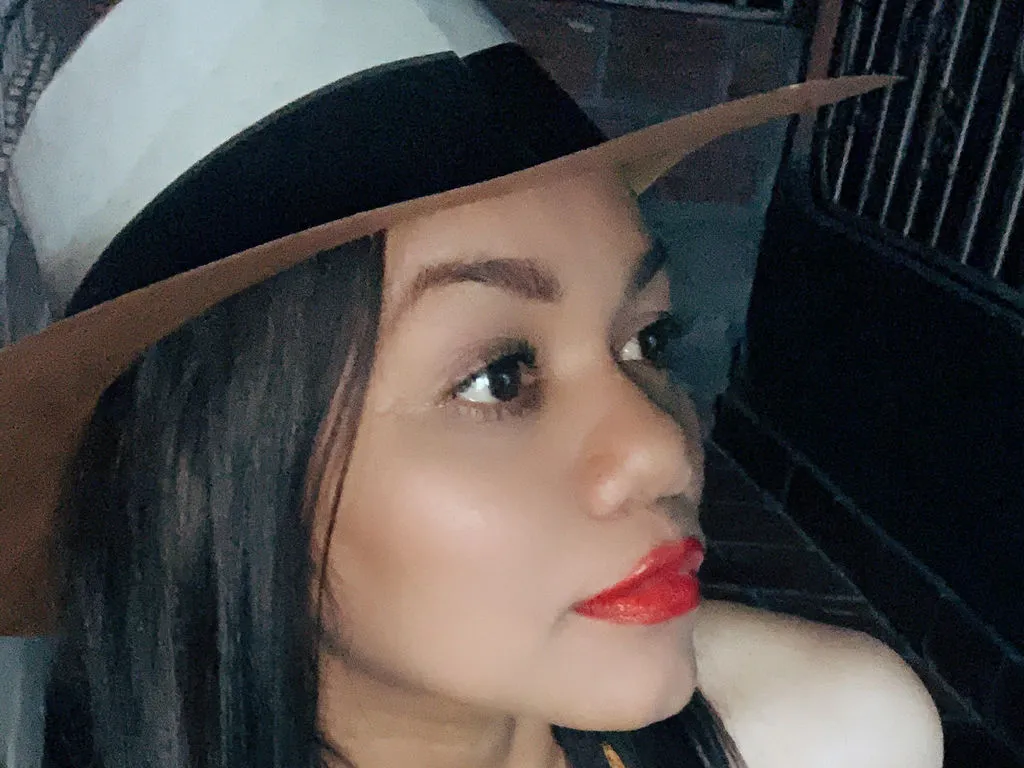 Live sex webcam photo for KiaraRuby #276431421