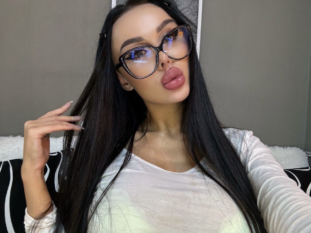 Live sex webcam photo for KimBerry #278100546