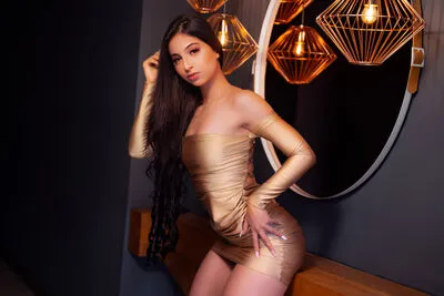 Live sex webcam photo for LauraHenderson #290122351