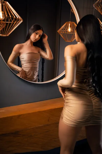 Live sex webcam photo for LauraHenderson #290122355