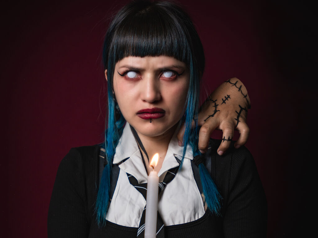 Live sex webcam photo for LaurenBall #276570647