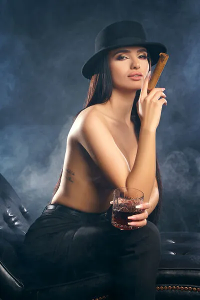 Live sex webcam photo for LaylaWood #290125824